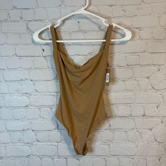 SKIMS Fits Everybody Square Neck Bodysuit size XS Ochre New with tags - Picture 1 of 6